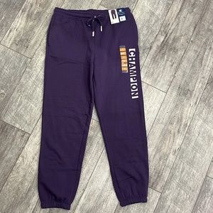 Champion Women’s Fleece Boyfriend Sweatpant- Size Medium- NWT